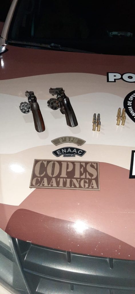 Arapiraquense é preso pelo COPES (9ºBPM) em Inhapí, o detido estava com armas e uma moto que também foi apreendida