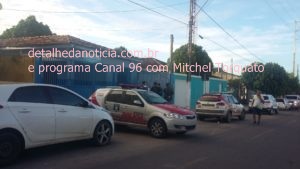 Após prisão de primeiro envolvido em seqüestro, jovem de 15 anos é liberado pelo segundo suspeito, que localizou a esposa que ele pretendia matar; o suspeito e a mulher ainda não foram localizados.