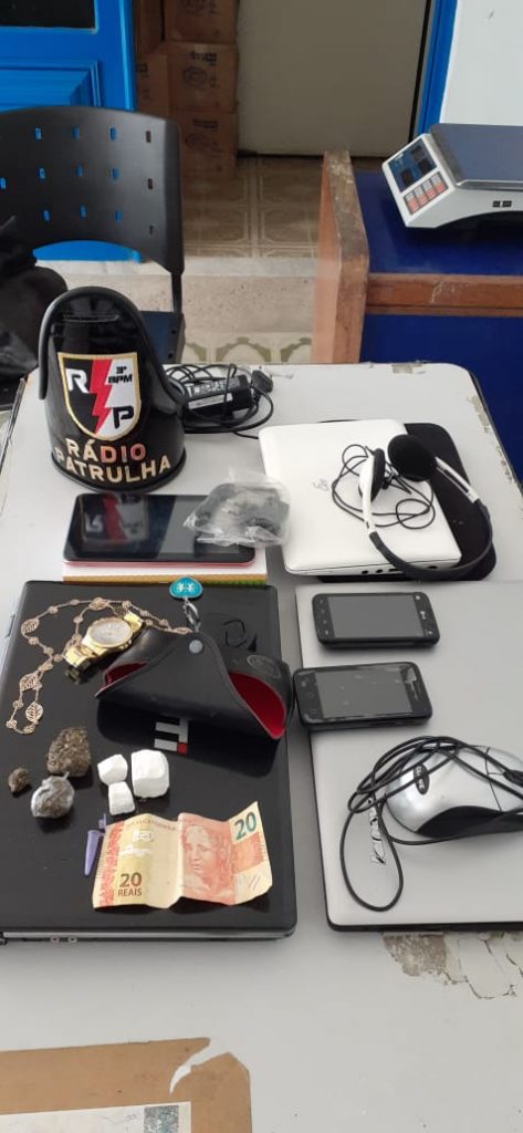 Áudio: Após autor de furto de objetos ser preso e mulher ser detida com notebooks por receptação, a jovem fala ao detalhedanoticia e ao CANAL 96. OUÇA