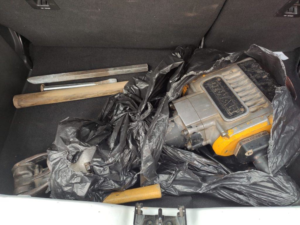 POLÍCIA RECUPERA MATERIAL QUE FOI FURTADO DE ÁREA EM CONSTRUÇÃO, EM ARAPIRACA