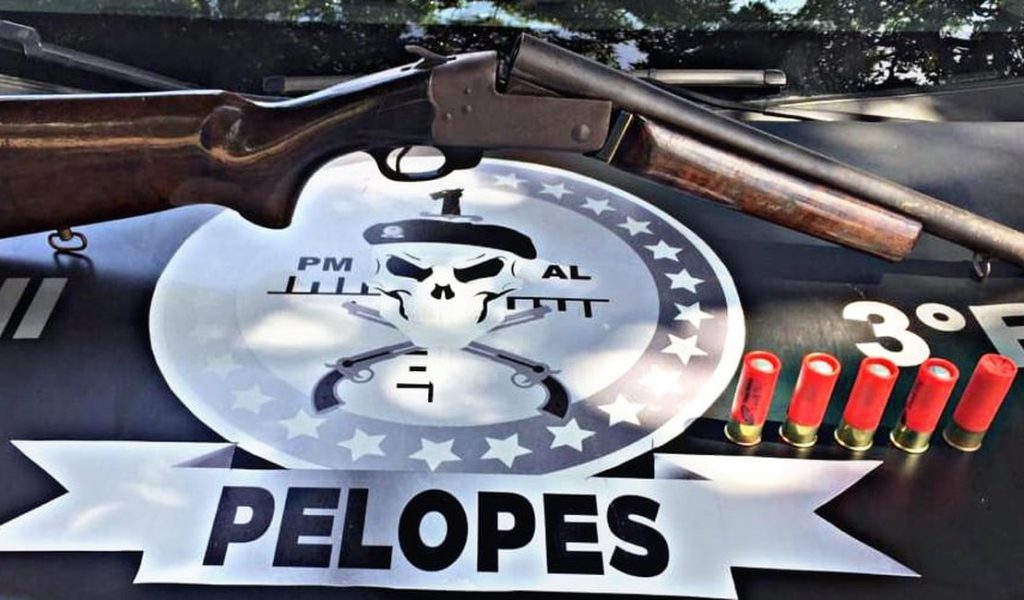 POLÍCIA AVERIGUA DENÚNCIA DE ASSALTO E APREENDE ESPINGARDA, EM FEIRA GRANDE