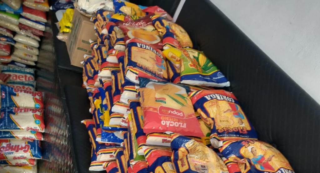 Cruzeiro arrecada alimentos e ONG distribuirá com três instituições