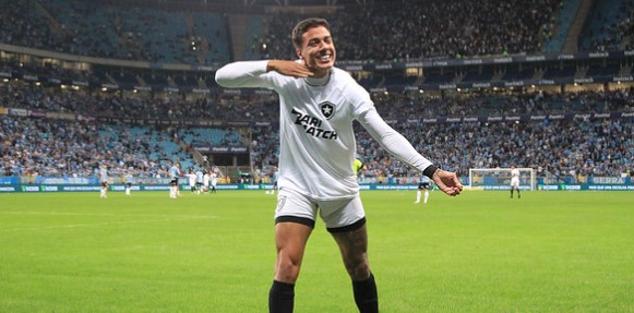 Botafogo vence Grêmio e abre 10 pontos na liderança do Brasileirão