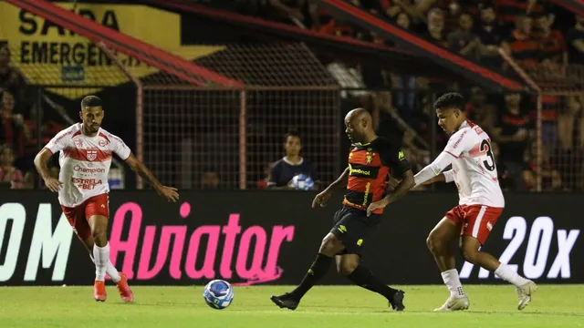 CRB perde para o Sport por 2 a 0; Leão da Ilha assume a liderança da Série e Galo permanece em 12º