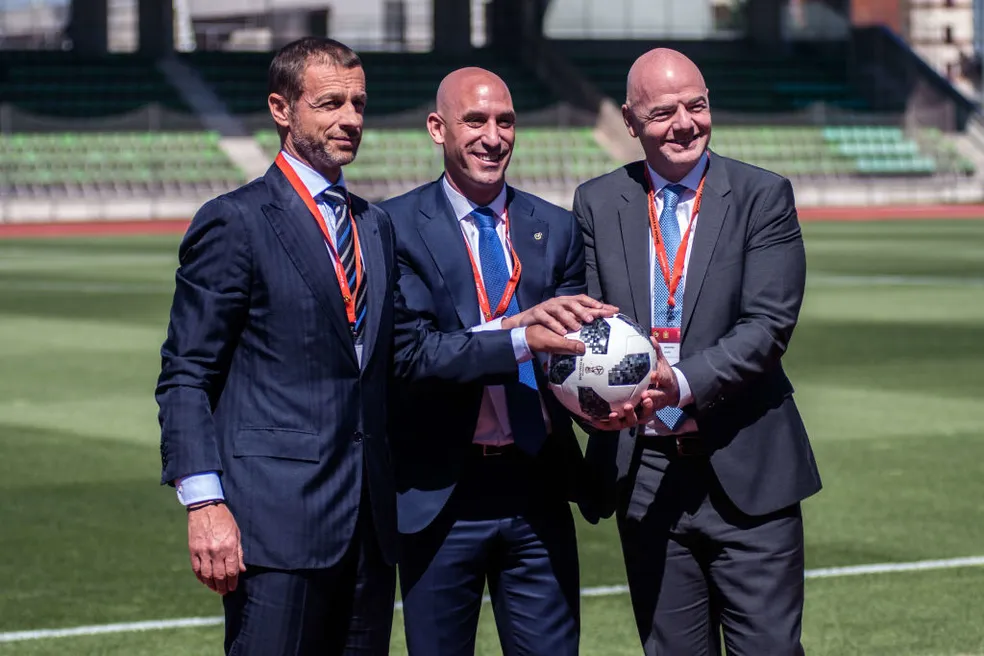 Presidente da Federação Espanhola é suspenso pela Fifa; Caso pode ameaçar candidatura da Espanha para sediar a Copa em 2030