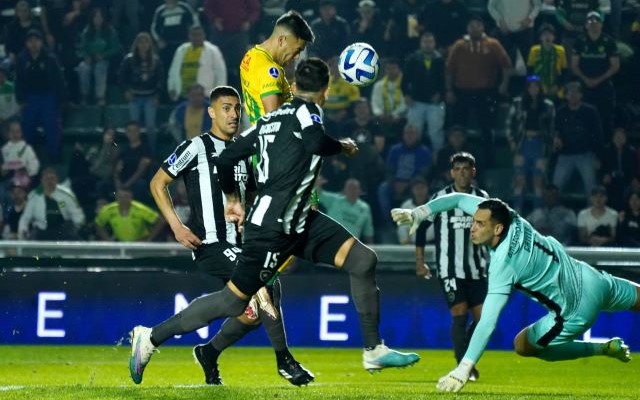 Defensa y Justicia vence e elimina o Botafogo da Sul-Americana