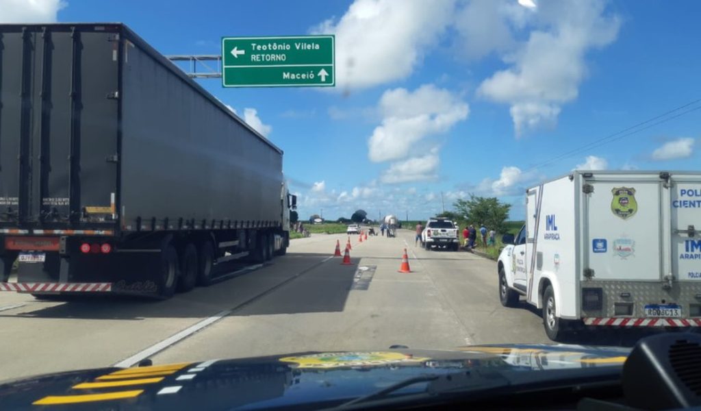 Grave acidente deixa um idoso morto e outra pessoa ferida em Campo Alegre
