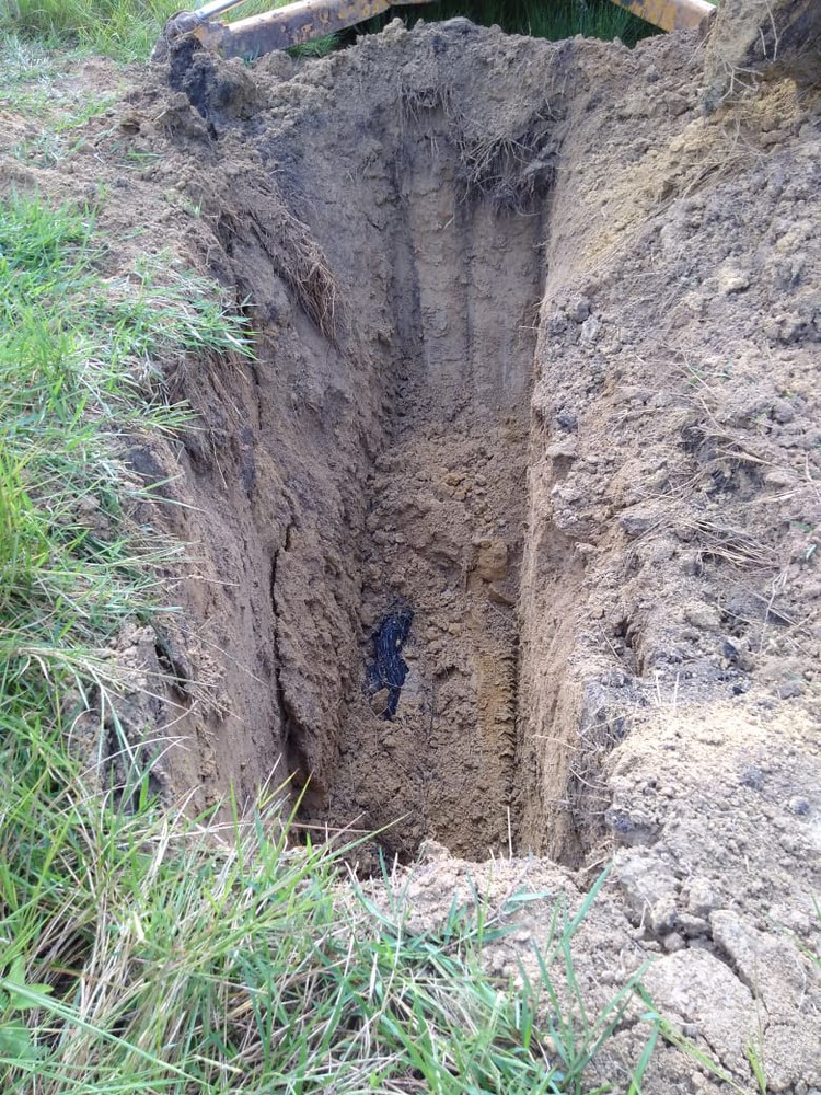 PC indicia servidor público que enterrou vítima de ‘tribunal do crime’