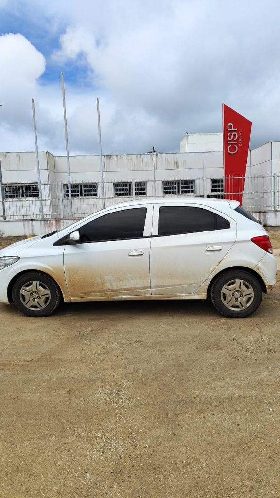 Ação policial recupera em Craíbas carro que foi roubado em Arapiraca
