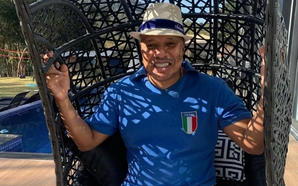 Anderson Leonardo, do Molejo, tem alta do CTI e segue estável