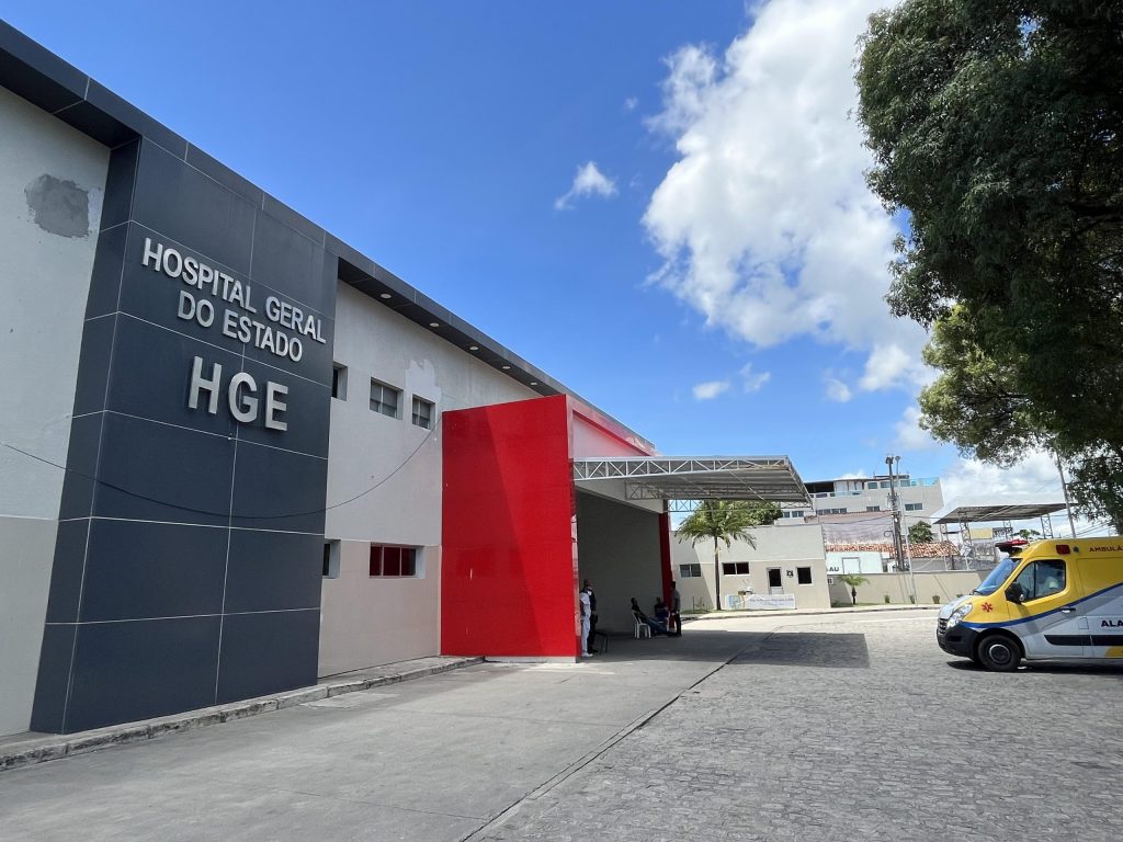 Mulher é submetida à cirurgia após tentar entrar em presídio com pendrive e drogas no corpo