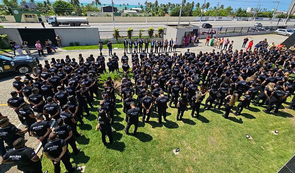 Polícia Civil de Alagoas empossa 300 novos agentes e escrivães