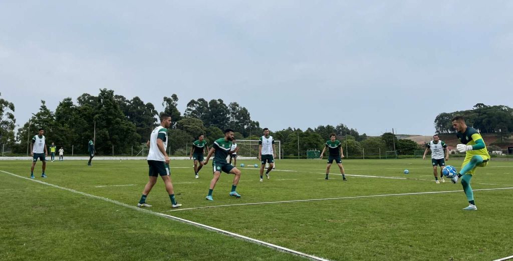 Série B: Elenco da Chapecoense cobra salários atrasados em meio à fuga do rebaixamento