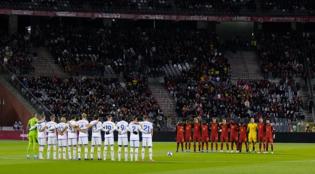 Jogo entre Bélgica e Suécia é suspenso após morte de duas pessoas; Polícia investiga suposto ataque terrorista