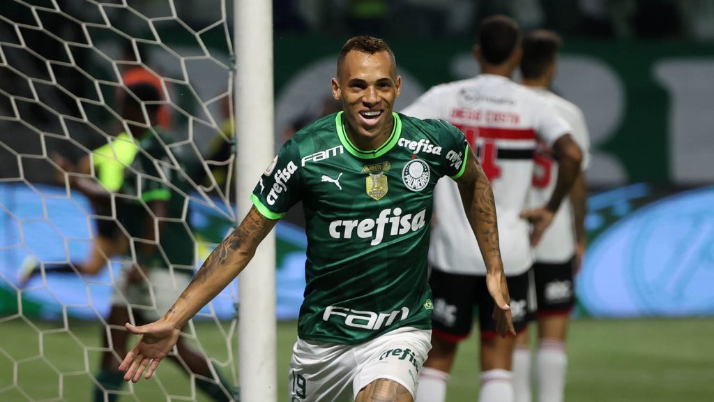 BRASILEIRÃO: Palmeiras goleia em clássico e Flamengo perde a chance de assumir vice-liderança