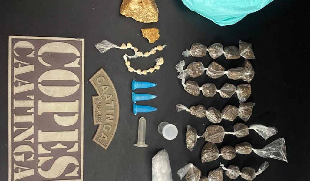 Adolescente é flagrado com droga durante ação policial em Piranhas