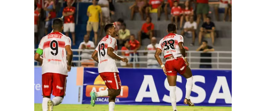 No Rei Pelé, CRB vence Murici por 1 a 0 com gol de Léo Pereira