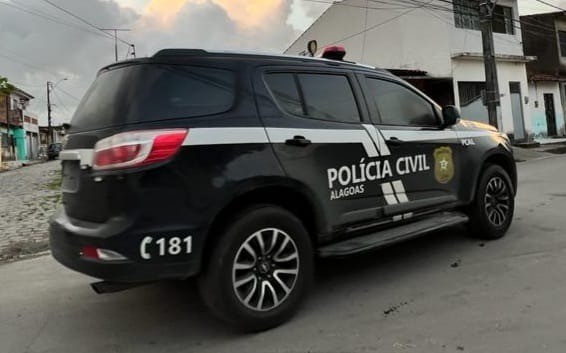 Vídeo exclusivo: acusado de tentativa de homicídio fala ao Detalhe da Notícia após ser preso pelo Dinpol; suspeito foi conduzido até a Central de Flagrantes de Arapiraca